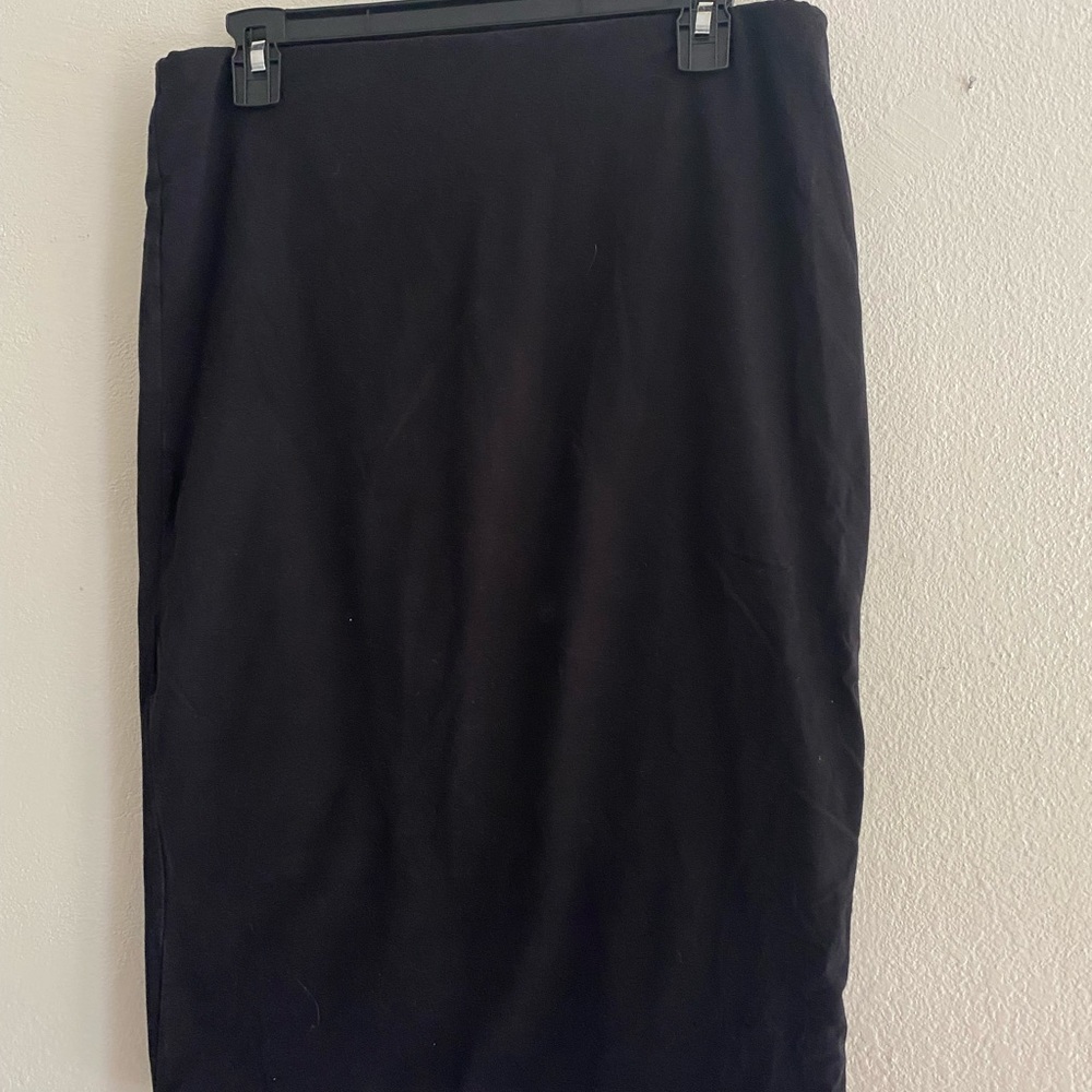 Black Pencil Skirt. Perfect for fall!